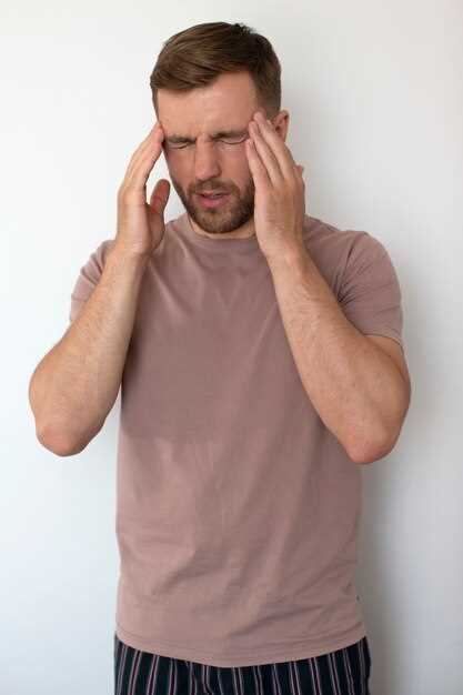 Болит голова при наклоне: что может вызывать такие боли?