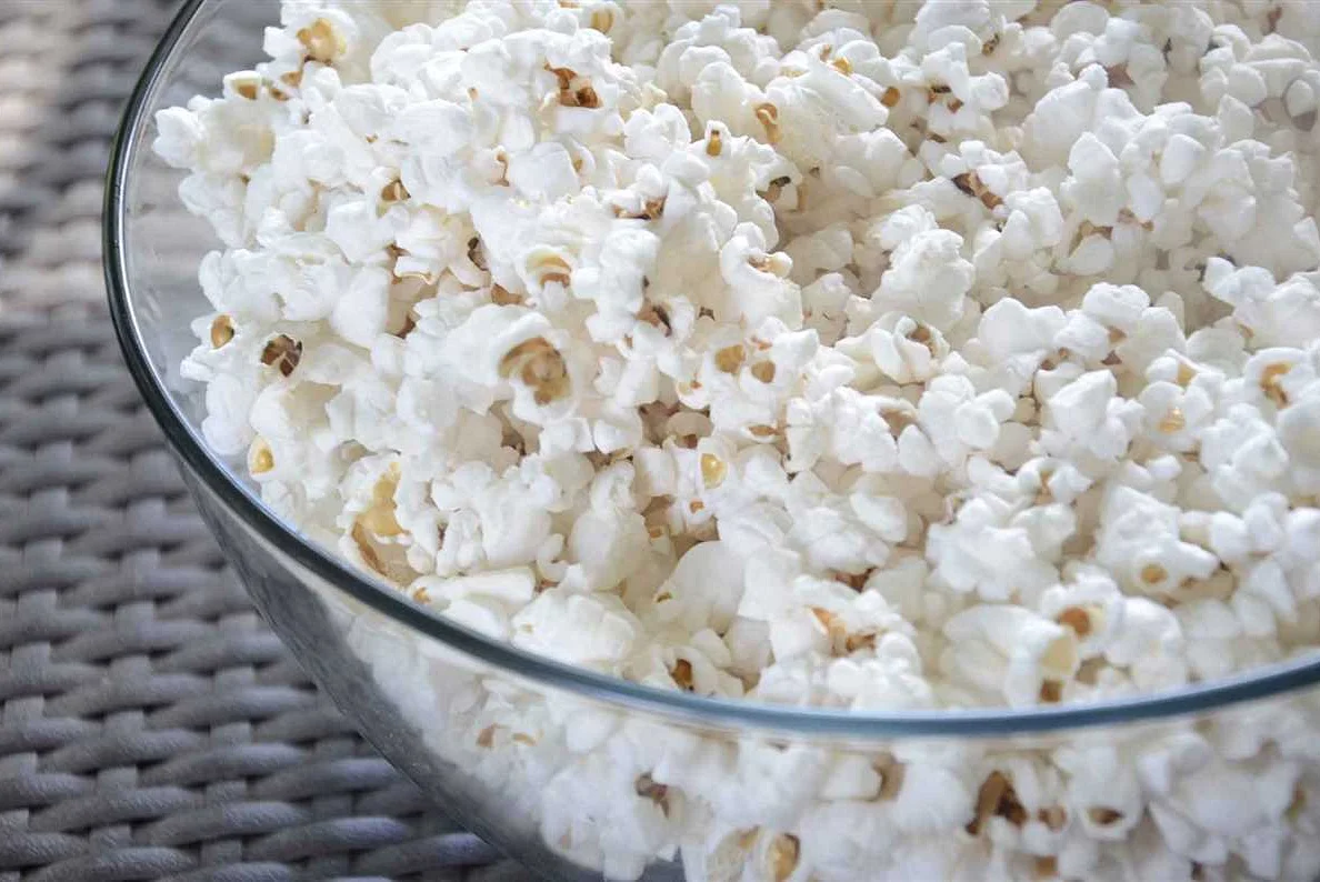 Alternatives to Unhealthy Popcorn for Breastfeeding Moms