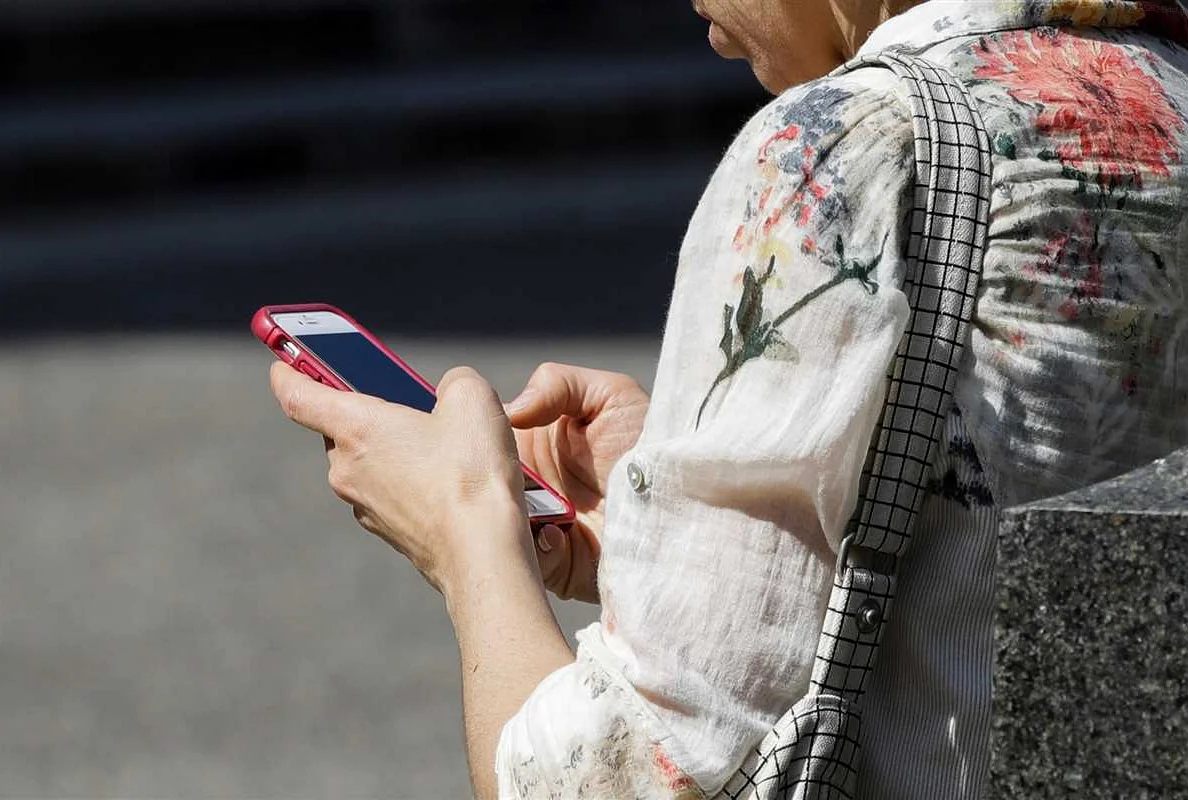 Serious health risks associated with excessive smartphone use